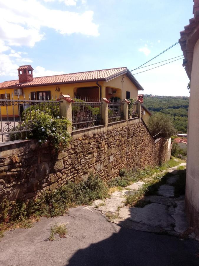 V Klancu Apartment Dekani Bagian luar foto