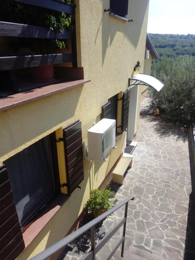 V Klancu Apartment Dekani Bagian luar foto